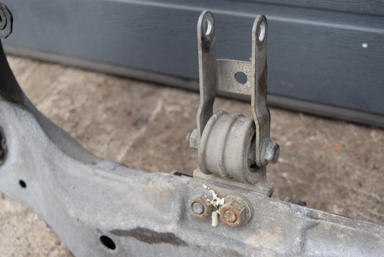 подушка крепления двигателя Volvo S60 1 поколение 2002, 2.4 л., i, B 5244 S2, бензин, МКПП, седан, передний привод - фото №1