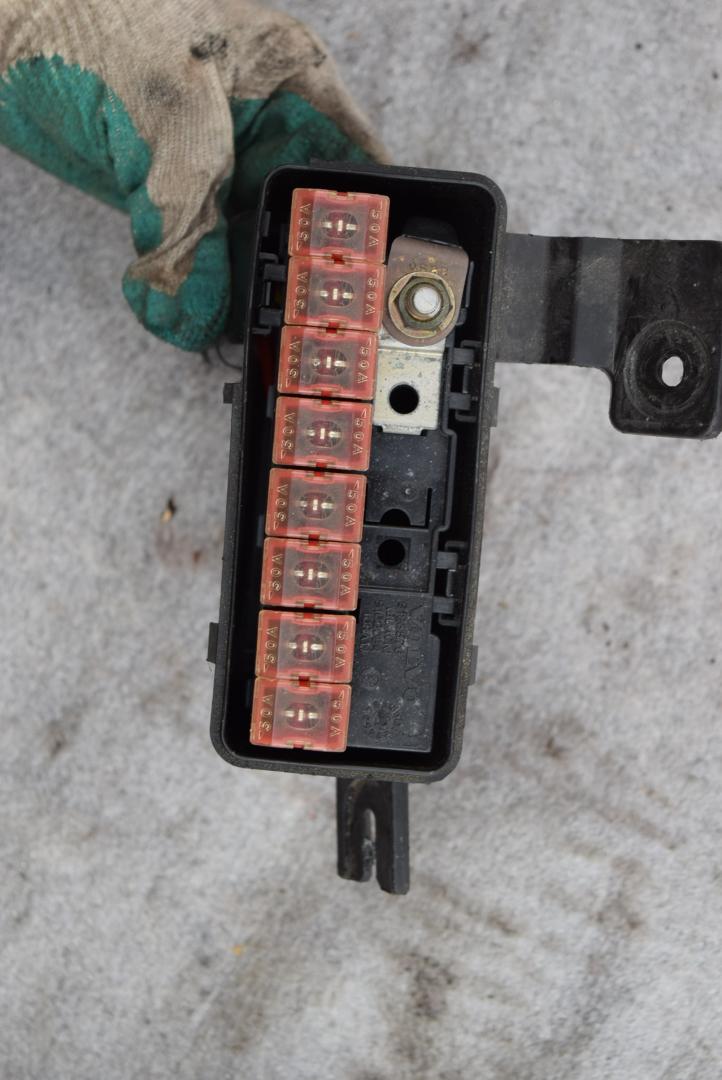 блок предохранителей Volvo S90 1 поколение 1997, 3.0 л., i, бензин, АКПП, седан, задний привод - фото №1