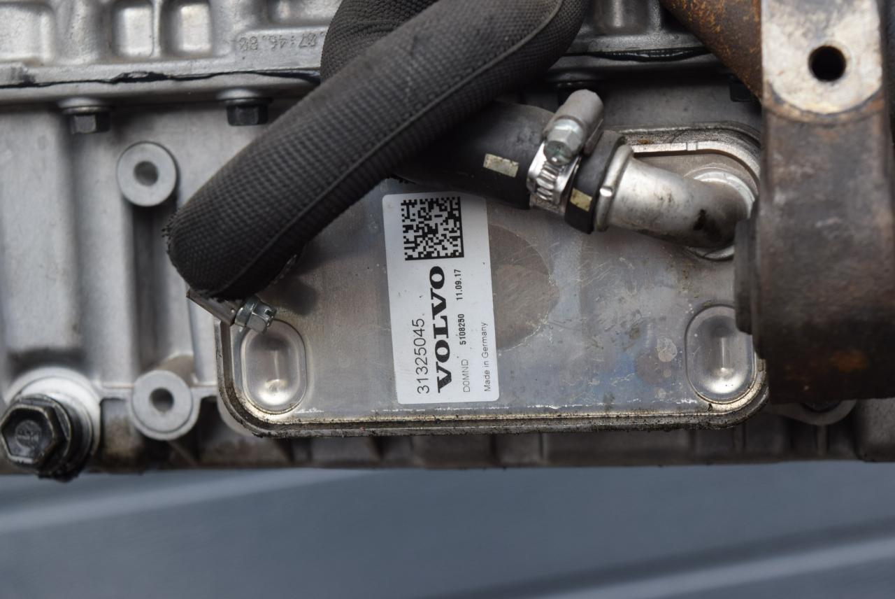 радиатор масляный Volvo S60 2 поколение 2012, 2.0 л., D 5204 T3, дизель, АКПП, седан, передний привод, 31325045 - фото №1