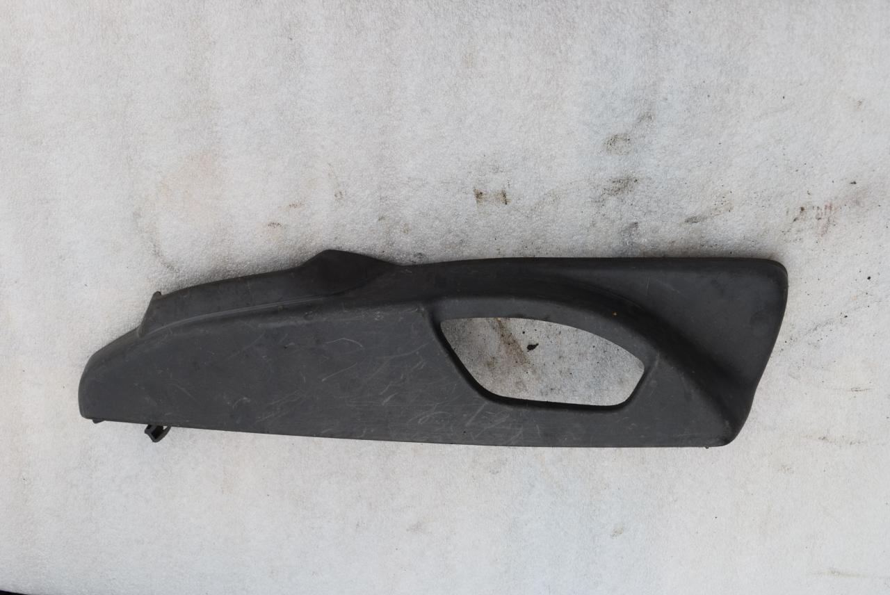 накладка на сиденье правая Volvo XC60 1 поколение 2010, 3.2 л., бензин, АКПП, черный, универсал, 39892975 - фото №1