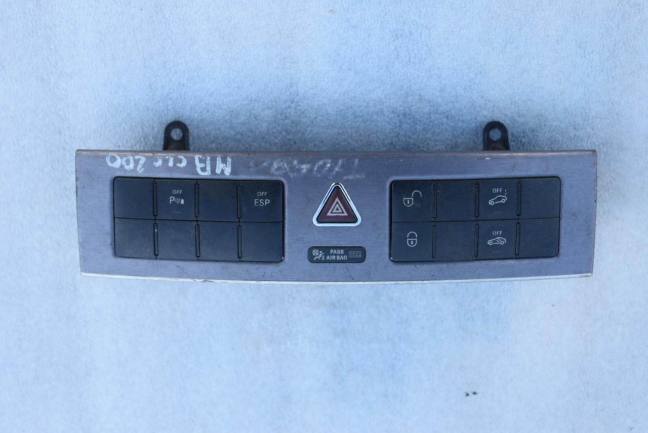 кнопка (выключатель) Mercedes-Benz CLC-Класс 1 поколение 2009, 2.1 л., дизель, АКПП, купе, 2038700151 - фото №1