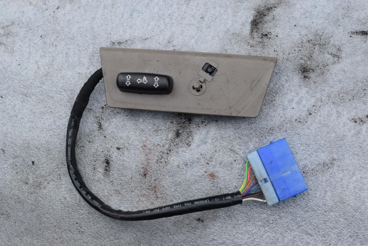 блок управления сиденьем Volvo XC90 1 поколение 2006, 2.4 л., D5, D 5244 T4, дизель, АКПП, черный, внедорожник 5 дв., полный подключаемый привод - фото №1