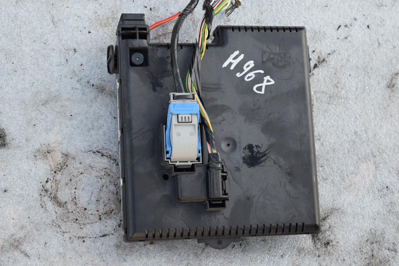 блок предохранителей Volvo XC90 1 поколение 2006, 2.4 л., D5, D 5244 T4, дизель, АКПП, черный, внедорожник 5 дв., полный подключаемый привод, H, 30728512, 05W362 - фото №1