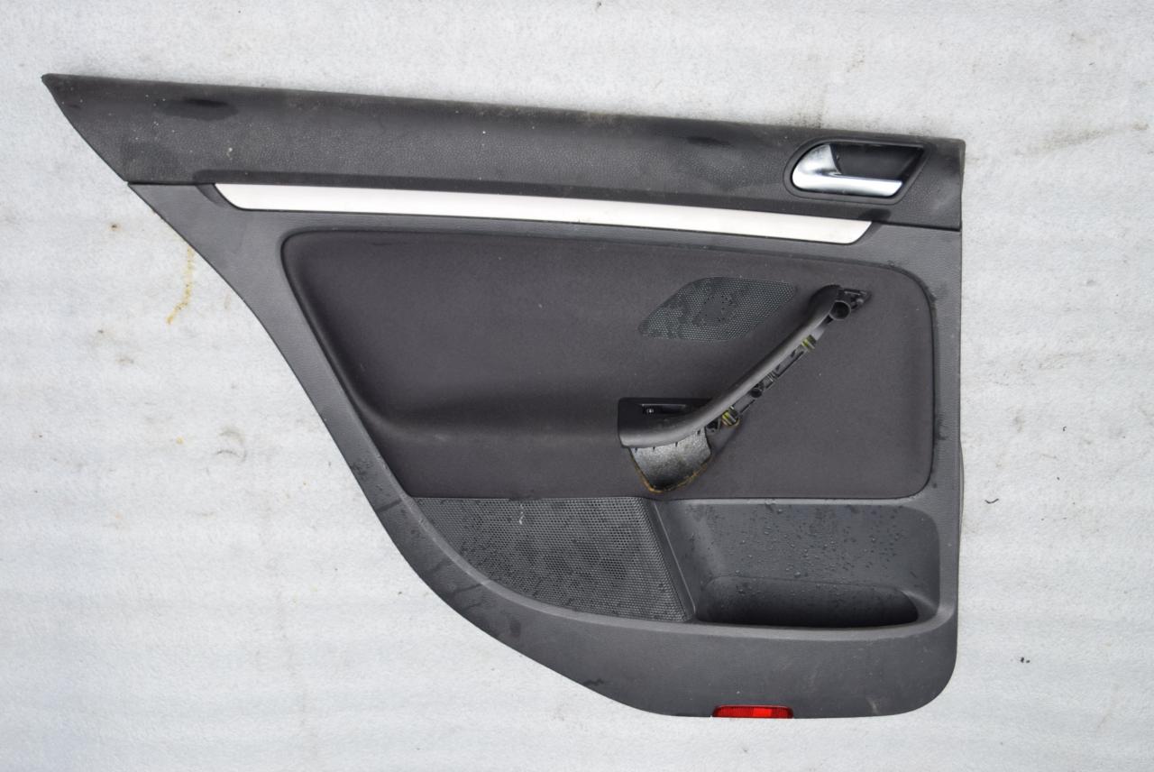 обшивка двери задняя левая Volkswagen Golf 6 поколение 2010, 1.4 л., TSI, CAXA, бензин, МКПП, хетчбэк 5 дв., правый руль - фото №1