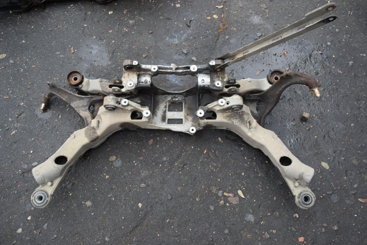 балка подвески задняя Volvo XC70 2 поколение 2002, 2.4 л., D 5244 T, дизель, АКПП, универсал - фото №1