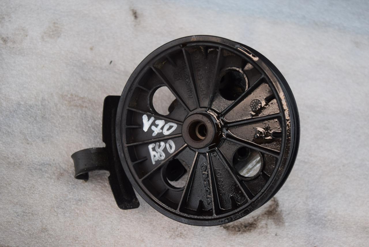 насос гидроусилителя руля Volvo V70 1 поколение 1999, 2.4 л., i, B 5244 S2, бензин, АКПП, седан - фото №1