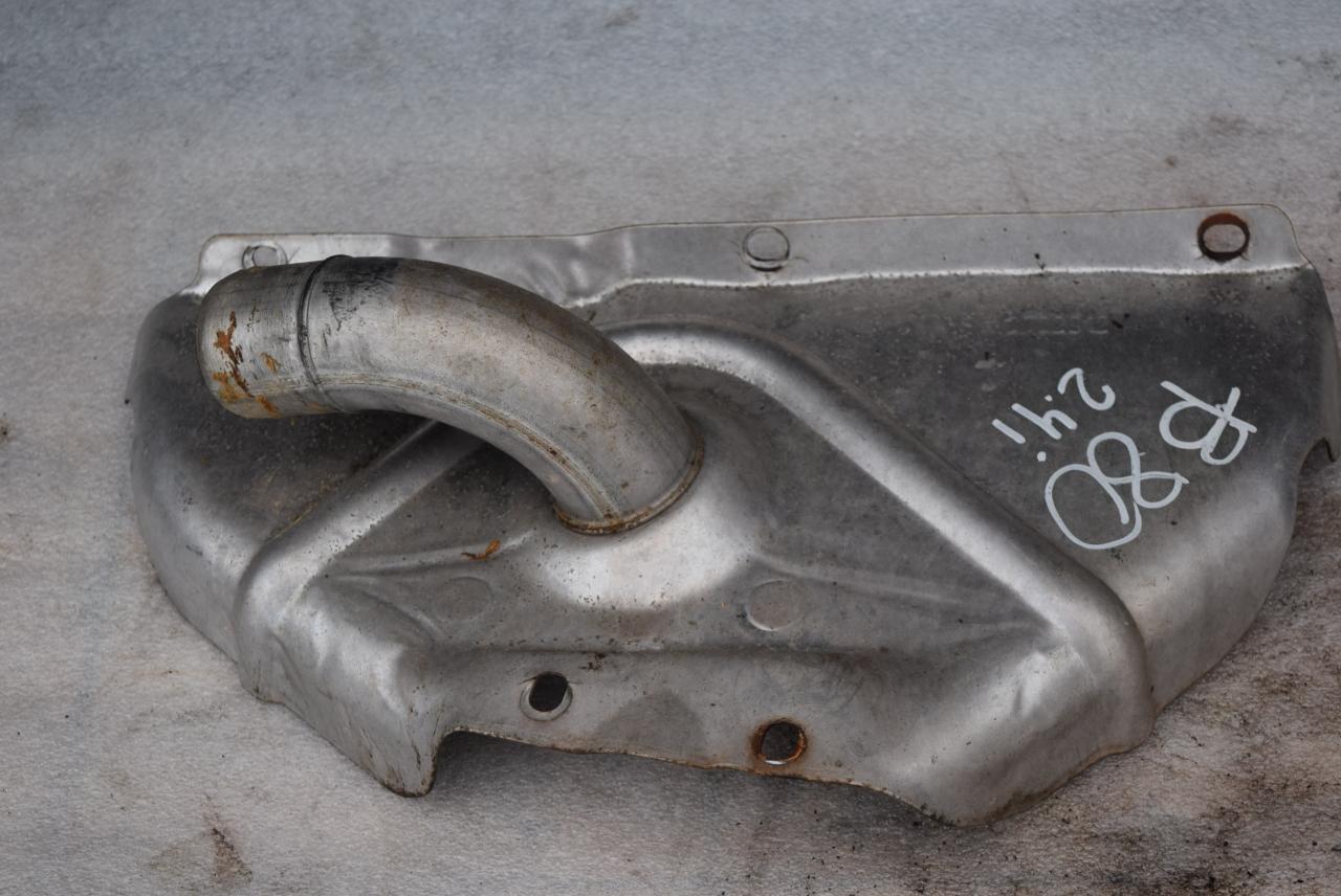 тепловой экран глушителя Volvo V70 1 поколение 1999, 2.4 л., i, B 5244 S2, бензин, АКПП, седан, 9202912 - фото №1