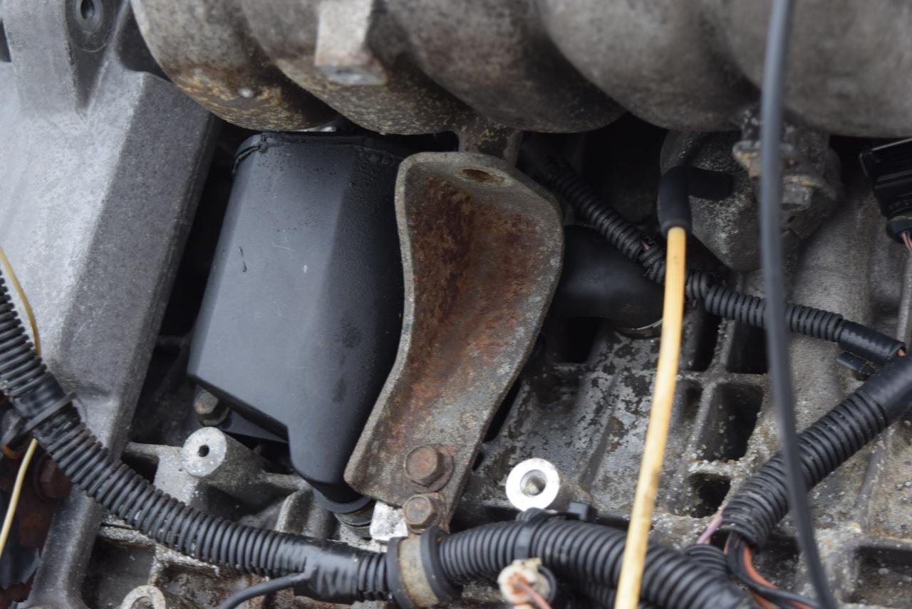 маслоотделитель (сапун) Volvo 850 1 поколение 1993, 2.5 л., i, бензин, МКПП, седан - фото №1