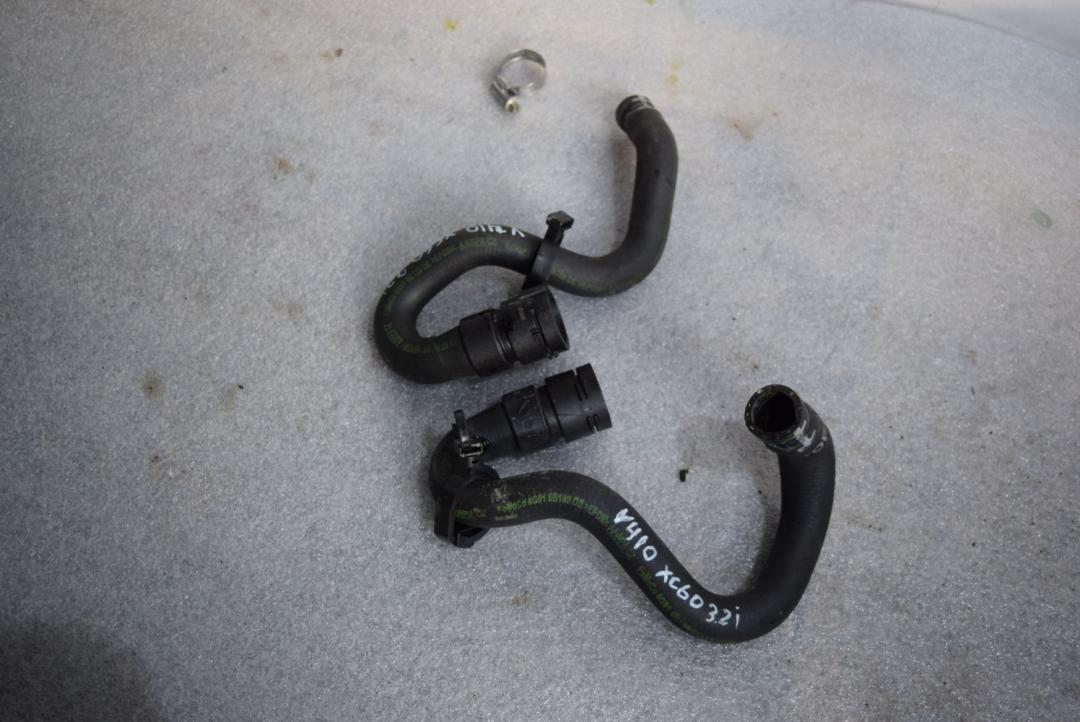 патрубок (трубопровод, шланг) Volvo XC60 1 поколение 2010, 3.2 л., B 6324 S, бензин, АКПП, черный, универсал - фото №1