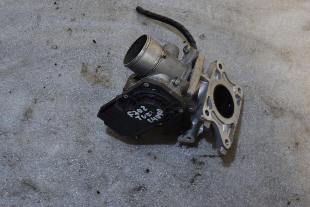 заслонка дроссельная Toyota Urban Cruiser 1 поколение 2012, 1.4 л., 1ND-TV, дизель, МКПП, хетчбэк 5 дв., 261000N030 - фото №1