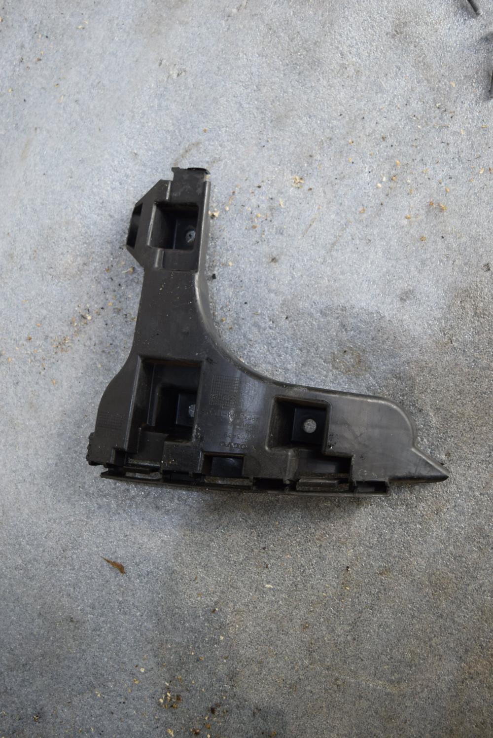 Крепление бампера переднего Volvo XC60 1 поколение 2011, 2.4 л., дизель, АКПП, универсал, 30763439 - фото №1