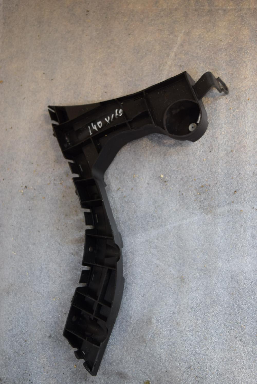 Крепление бампера переднего Volvo XC60 1 поколение 2011, 2.4 л., дизель, АКПП, универсал, 30764698 - фото №1