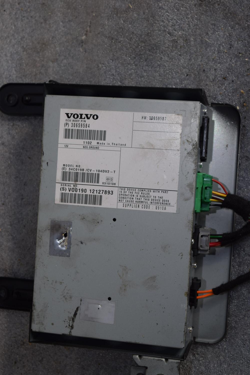 усилитель музыкальный Volvo XC60 1 поколение 2011, 2.4 л., дизель, АКПП, универсал, 30659584 - фото №1