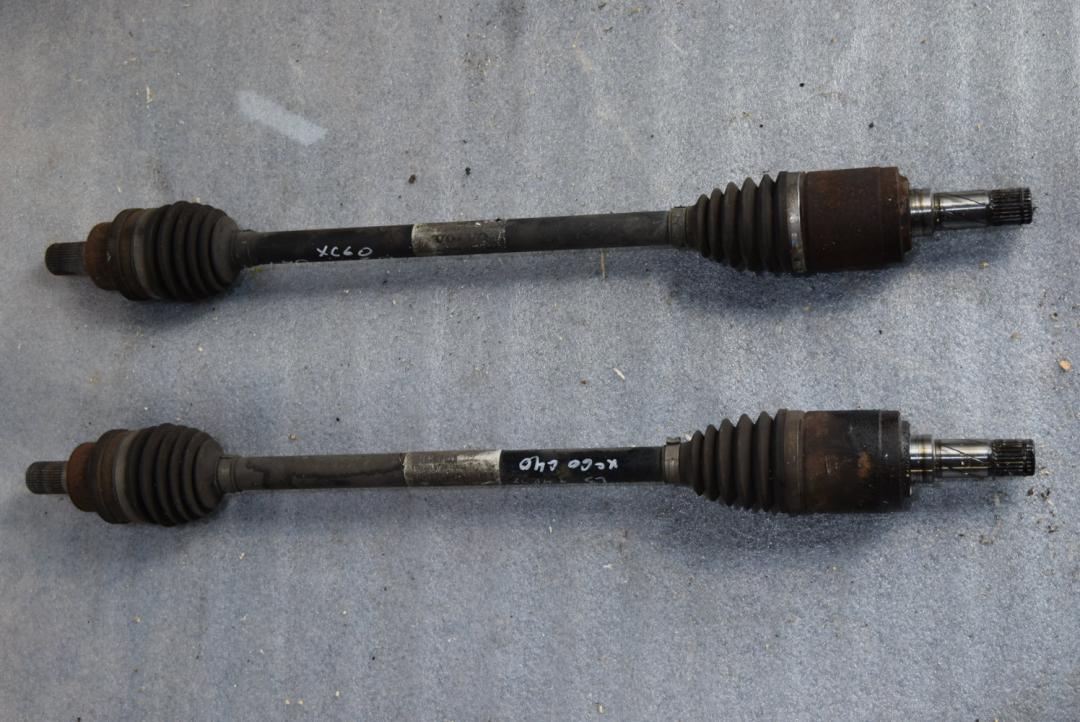 полуось задняя (приводной вал, ШРУС) Volvo XC60 1 поколение 2011, 2.4 л., дизель, АКПП, универсал, 30681132 - фото №1