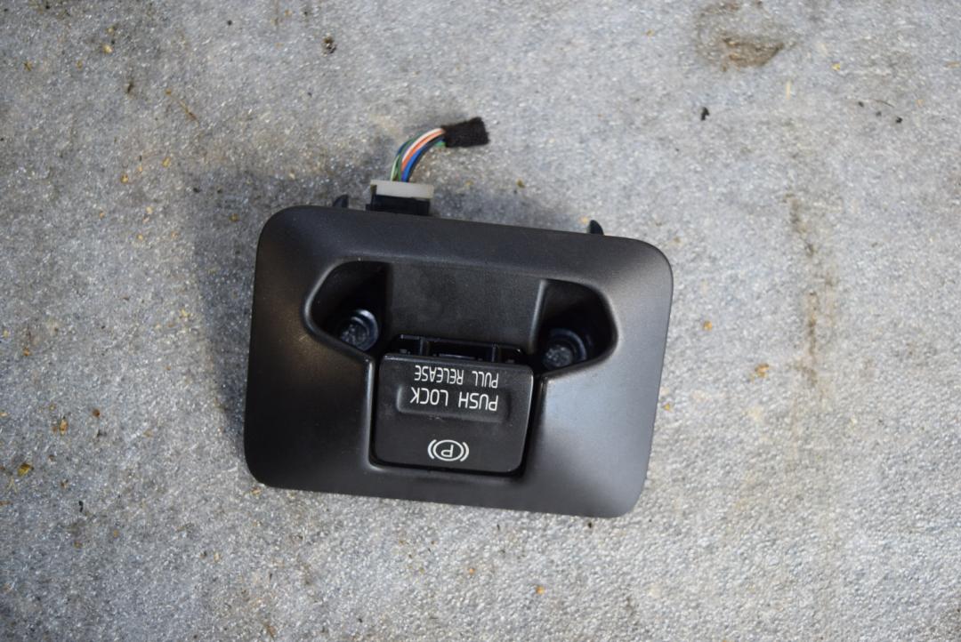 кнопка ручного тормоза (ручника) Volvo XC60 1 поколение 2011, 2.4 л., дизель, АКПП, универсал, 31334637 - фото №1