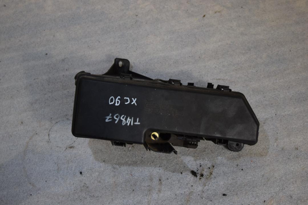 крышка блока предохранителей Volvo XC90 1 поколение 2004, 2.9 л., бензин, АКПП, песочный, универсал, правый руль, 9494210, 9494211 - фото №1