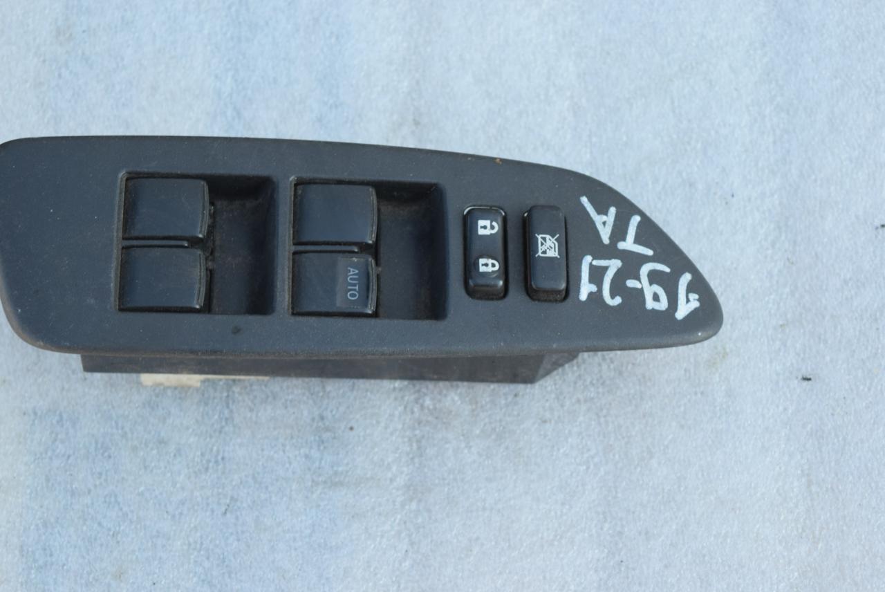 блок управления стеклоподъемниками Toyota Auris 1 поколение 2007, 2.2 л., 2AD-FHV, дизель, МКПП, хетчбэк 5 дв. - фото №1