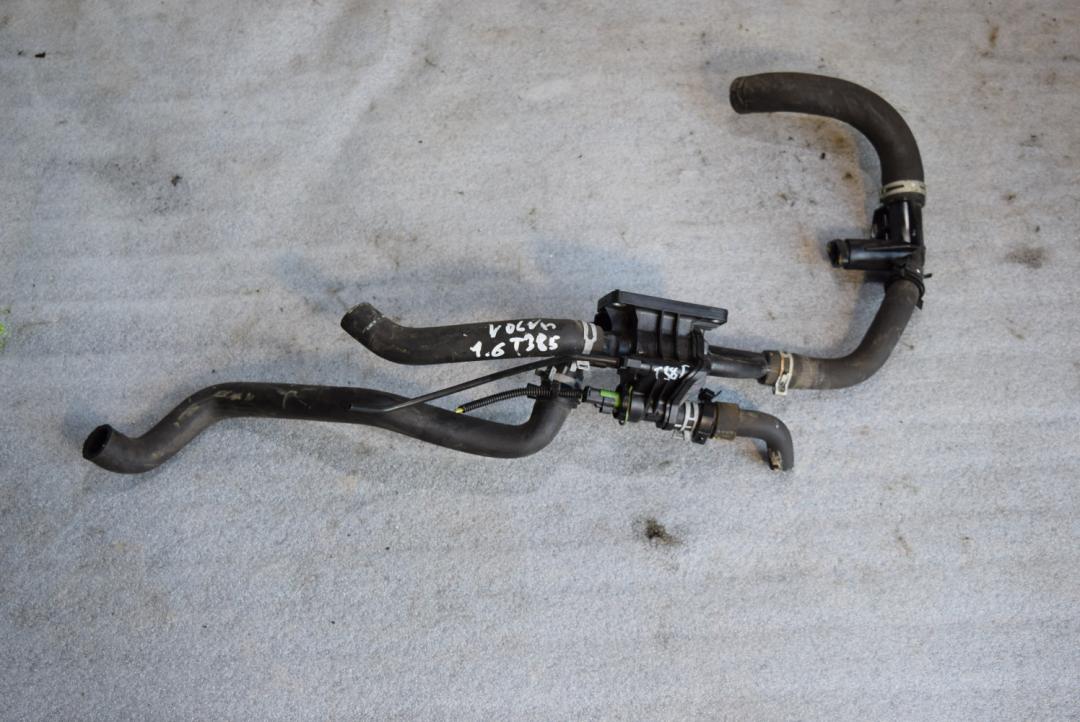 корпус термостата Volvo S60 2 поколение 2011, 1.6 л., дизель, МКПП, седан, 9670253780 - фото №1