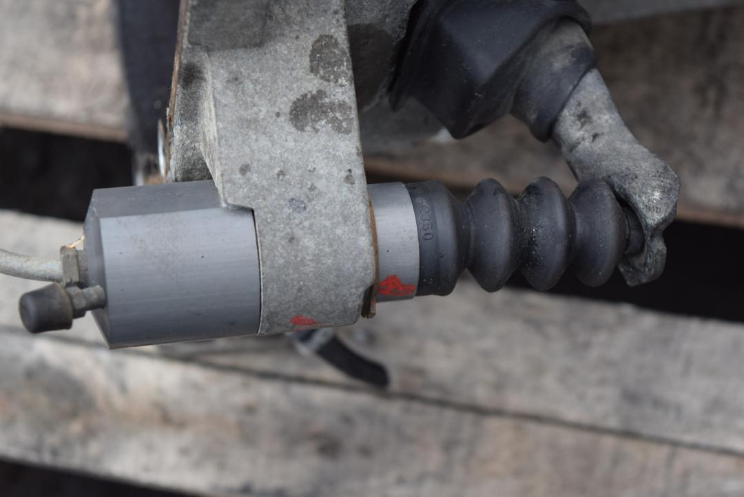 цилиндр сцепления рабочий Volvo S80 1 поколение 2000, 2.5 л., дизель, МКПП, седан - фото №1