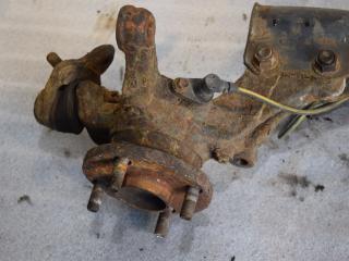 кулак поворотный правый Toyota Corolla Verso 1 поколение 2004, 2.0 л., 1CD-FTV, дизель, МКПП, минивэн