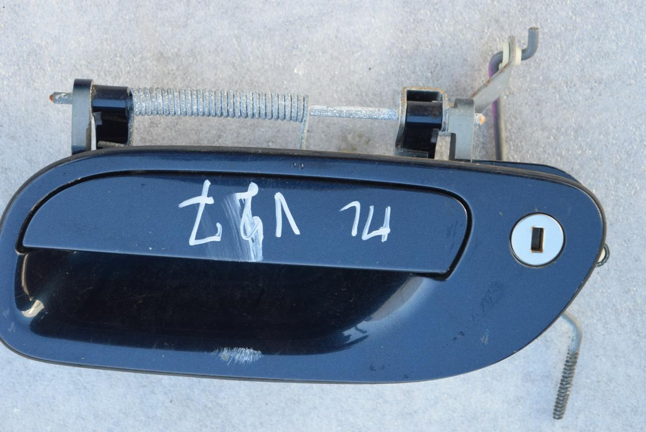 ручка наружная Volvo S80 1 поколение 2000, 2.9 л., бензин, АКПП, синий, седан - фото №1