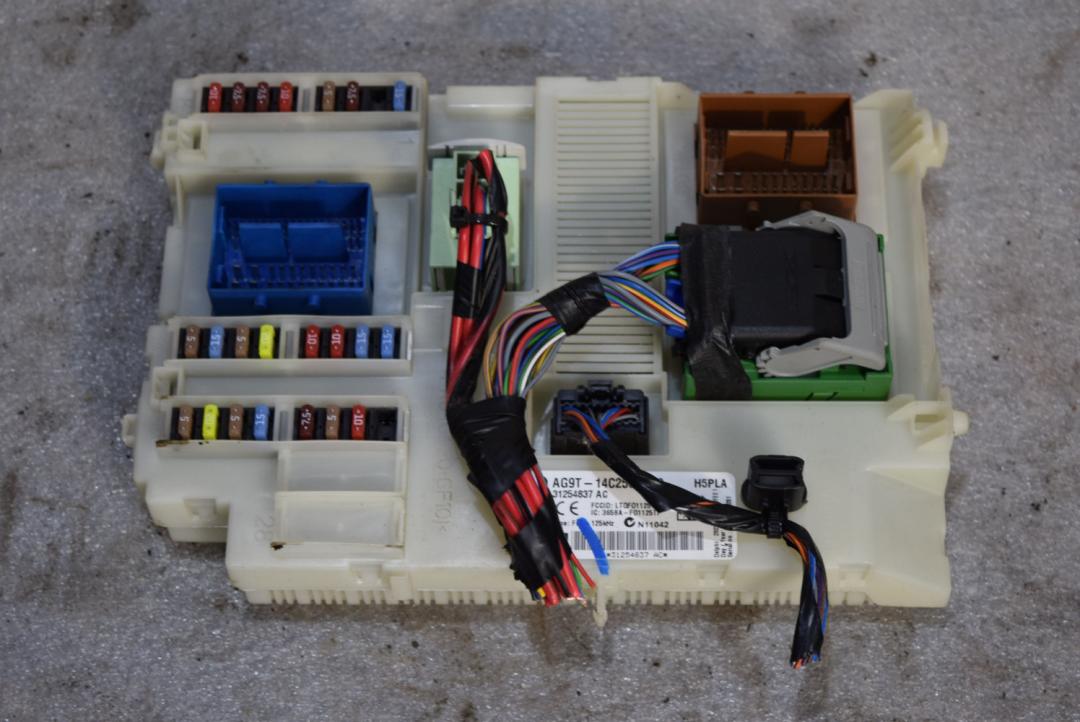 блок комфорта Volvo XC60 1 поколение 2010, 3.2 л., бензин, АКПП, черный, универсал, 31254837AC - фото №1