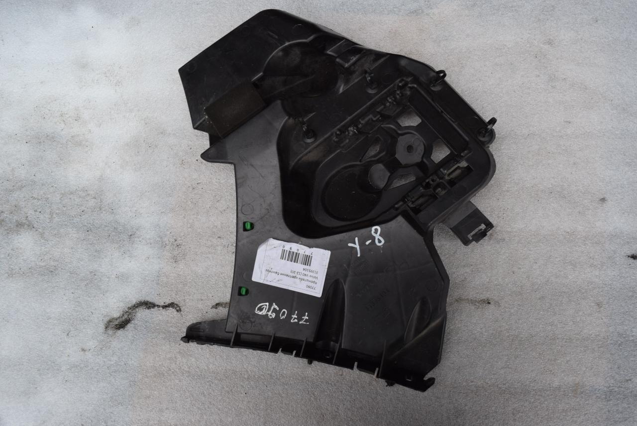 Крепление бампера переднего Volvo V60 1 поколение 2012, 1.6 л., B 4164 T3, бензин, робот, черный, универсал, передний привод, правый руль, 30796626 - фото №1