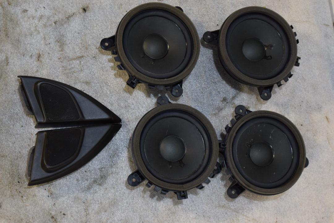 динамик двери Volvo XC60 1 поколение 2010, 3.2 л., бензин, АКПП, черный, универсал - фото №1