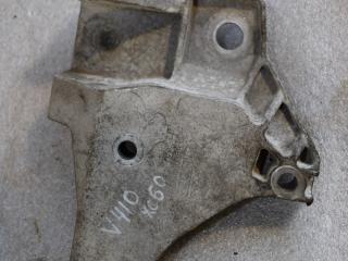 кронштейн КПП Volvo XC60 1 поколение 2010, 3.2 л., бензин, АКПП, черный, универсал