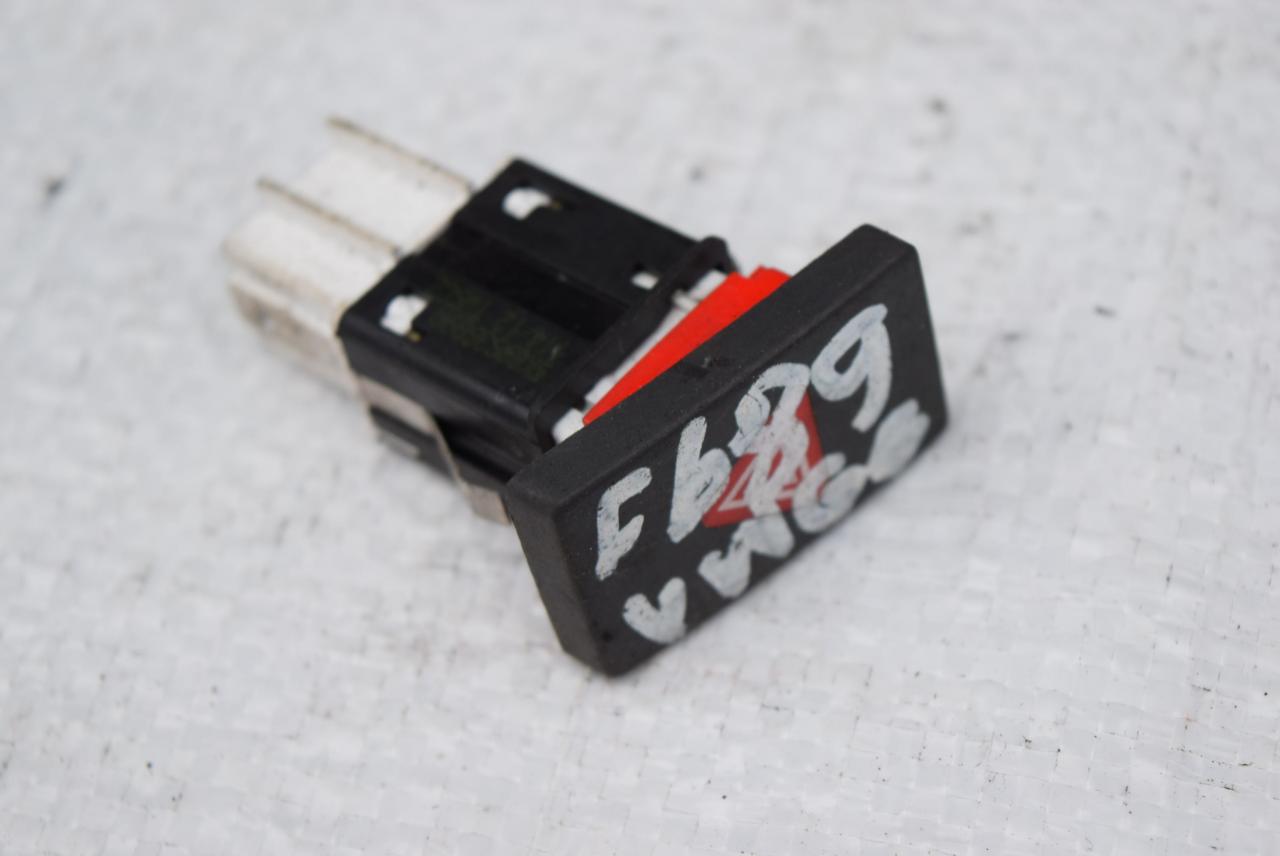 кнопка аварийной сигнализации Volkswagen Golf 6 поколение 2010, 1.4 л., TSI, CAXA, бензин, МКПП, хетчбэк 5 дв., правый руль, 5K0953509A - фото №1