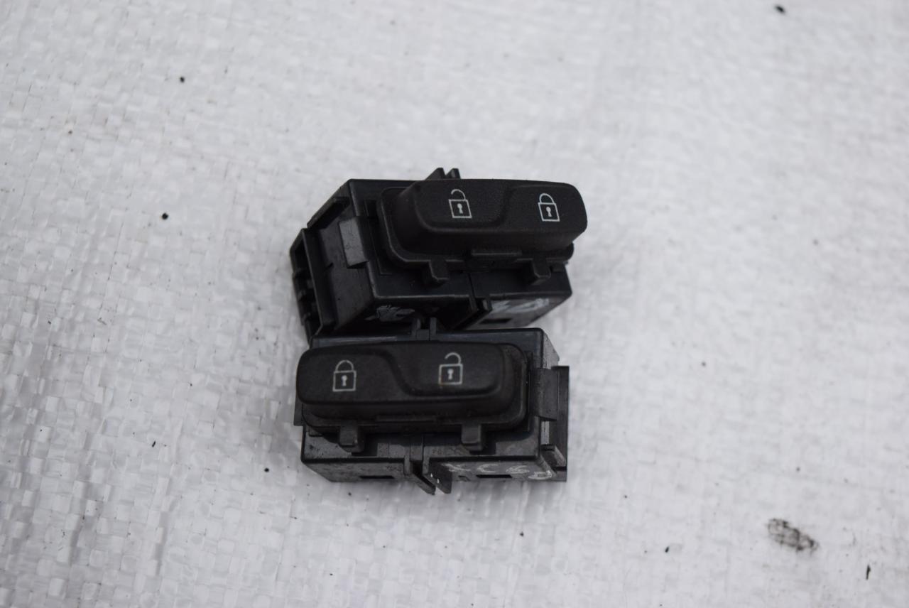 кнопка центрального замка Volvo XC60 1 поколение 2011, 2.4 л., дизель, АКПП, универсал, 31318988, 31318987 - фото №1