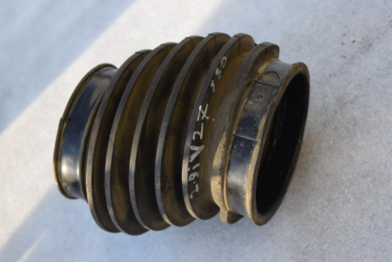 патрубок воздушного фильтра Volvo S80 1 поколение 2002, 2.9 л., i, B 6294 S, бензин, АКПП, седан, передний привод, 08626059 - фото №1