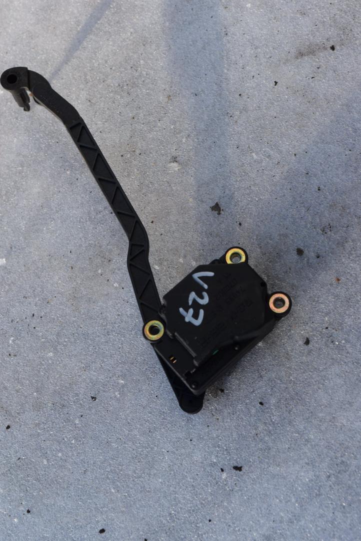 моторчик заслонки печки Volvo S80 1 поколение 2002, 2.9 л., i, B 6294 S, бензин, АКПП, седан, передний привод, 74933EECC - фото №1