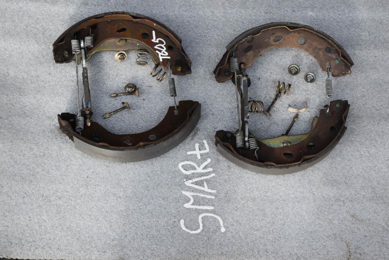 механизм развода задних тормозных колодок Smart Fortwo 1 поколение 2002, 0.6 л., Ti, бензин, робот - фото №1