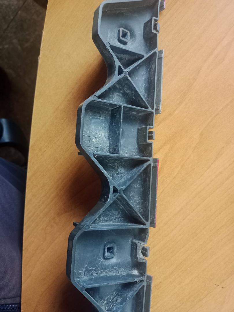 Крепление бампера переднего Toyota Solara 2 поколение 2004, 3.3 л., бензин, АКПП, купе, 52576AA040 - фото №1