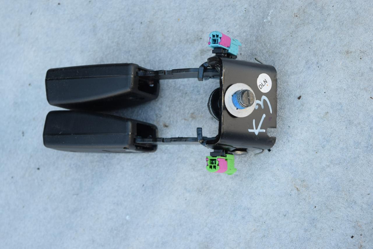 замок ремня безопасности Volvo XC60 1 поколение 2012, 2.4 л., D5, D 5244 T10, дизель, АКПП, полный привод, 31332779 - фото №1