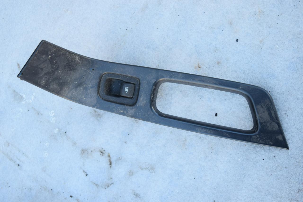 кнопка стеклоподъемника двери задней Volvo XC60 1 поколение 2012, 2.4 л., D5, D 5244 T10, дизель, АКПП, полный привод, 31272013, 30766415 - фото №1