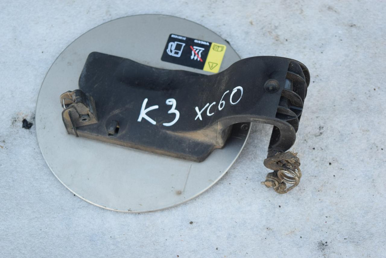 лючок топливного бака Volvo XC60 1 поколение 2012, 2.4 л., D5, D 5244 T10, дизель, АКПП, полный привод, 31298740 - фото №1