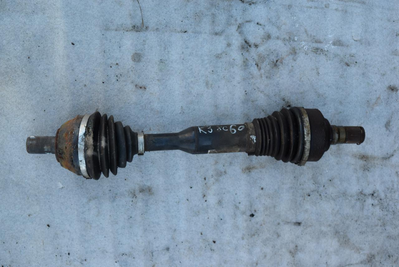 полуось передняя левая (приводной вал, ШРУС) Volvo XC60 1 поколение 2012, 2.4 л., D5, D 5244 T10, дизель, АКПП, полный привод, 31325573, P31325573 - фото №1