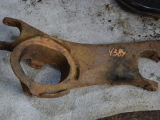 рычаг задний нижний Volvo XC90 1 поколение [рестайлинг] 2007, 4.4 л., бензин, АКПП, универсал, 8666345