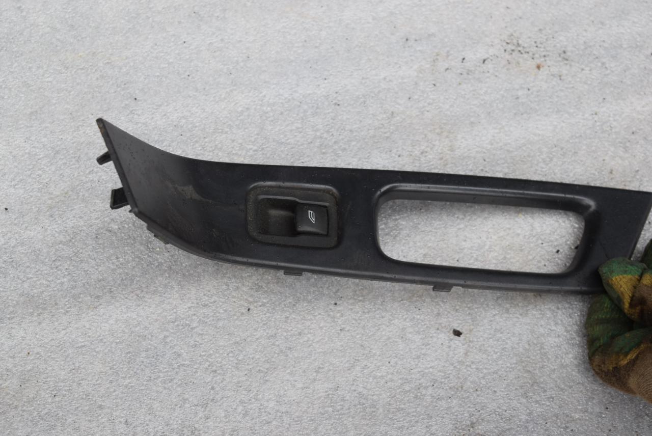 кнопка стеклоподъемника двери задней Volvo XC60 1 поколение 2012, 2.4 л., D5, D 5244 T10, дизель, АКПП, полный привод, 31272013, 30766405 - фото №1