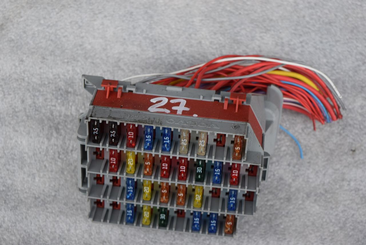 блок предохранителей Volvo S80 1 поколение 2002, 2.9 л., i, B 6294 S, бензин, АКПП, седан, передний привод, 9162439 - фото №1