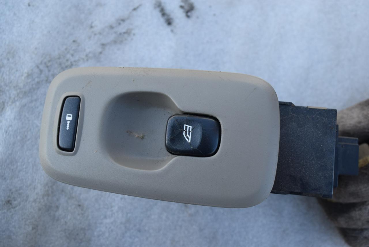 кнопка стеклоподъемника двери Volvo XC90 1 поколение 2006, 2.4 л., D5, D 5244 T4, дизель, АКПП, внедорожник 5 дв., полный подключаемый привод, 30739981 - фото №1
