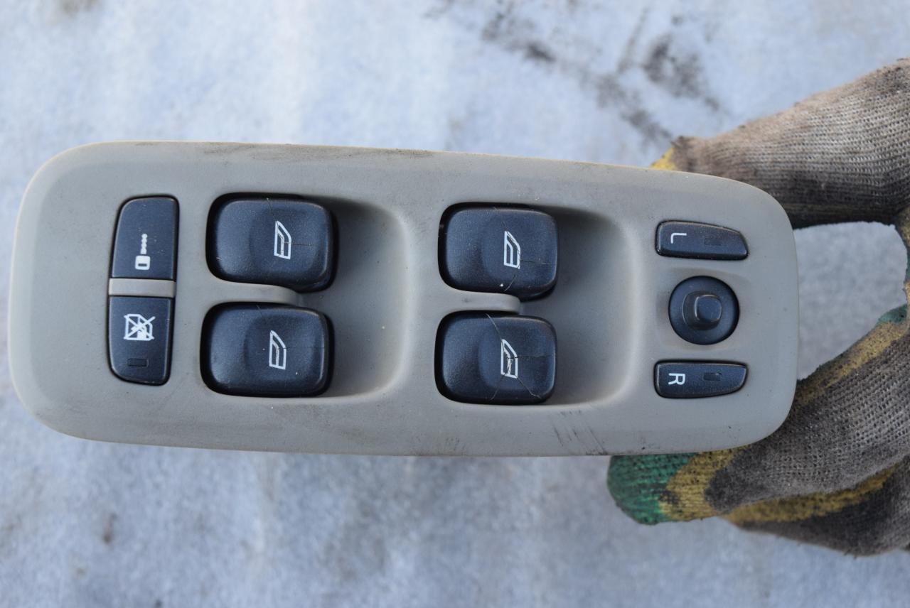 блок управления стеклоподъемниками Volvo XC90 1 поколение 2006, 2.4 л., D5, D 5244 T4, дизель, АКПП, внедорожник 5 дв., полный подключаемый привод, 30739980 - фото №1