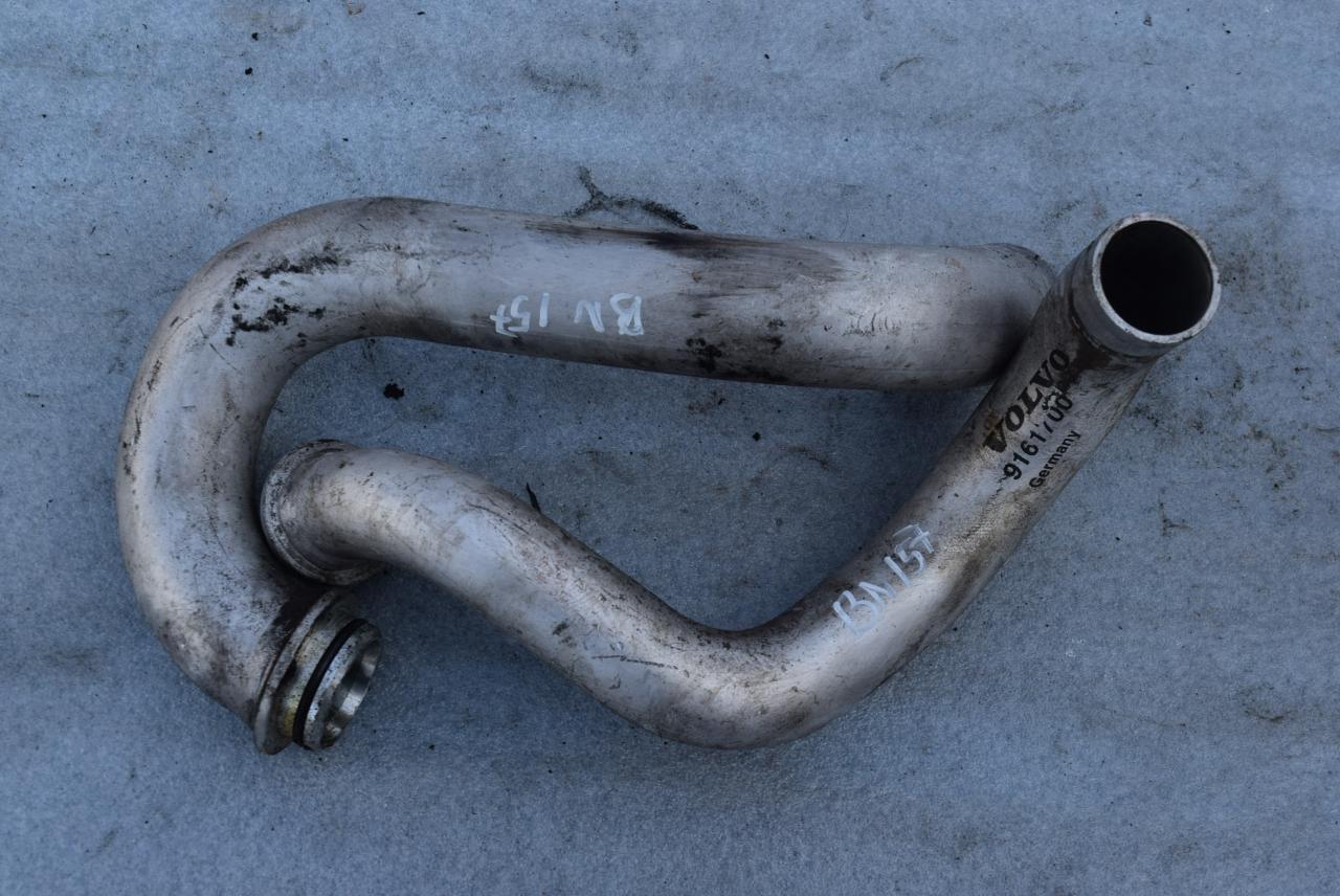 патрубок интеркулера Volvo XC90 1 поколение 2003, 2.9 л., Ti, бензин, АКПП, внедорожник 5 дв., 30639471 - фото №1