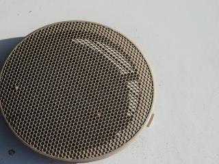 Накладка (сетка) динамика Kia Sorento 1 поколение [рестайлинг] 2008, 2.5 л., CRDi, D4CB, дизель, МКПП, внедорожник 5 дв., правый руль, 833223E000