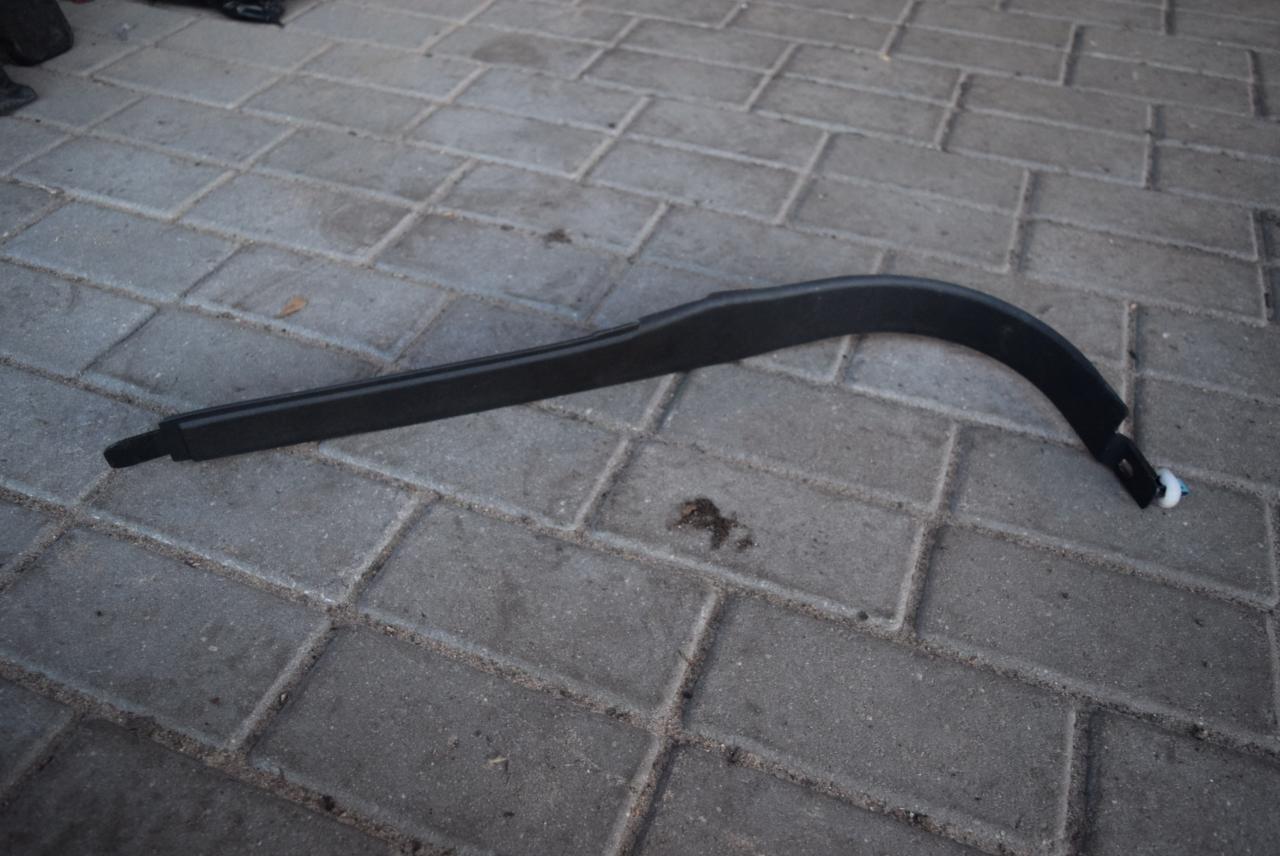 накладка на порог внутренняя Volvo XC60 1 поколение 2011, 2.4 л., дизель, АКПП, универсал, 31271396 - фото №1