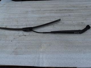 щеткодержатель (поводок стеклоочистителя, дворник) Toyota Yaris XP9 2007, 1.4 л., D-4D, 1ND-TV, дизель, МКПП, хетчбэк 5 дв.