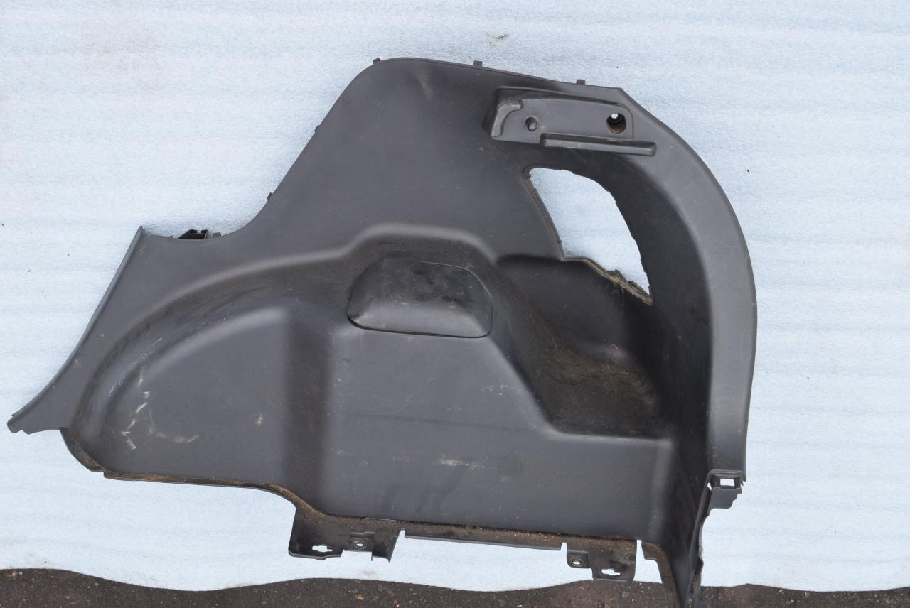 обшивка багажника Toyota Yaris XP9 2007, 1.4 л., D-4D, 1ND-TV, дизель, МКПП, хетчбэк 5 дв., 647300D070, 647300D080 - фото №1