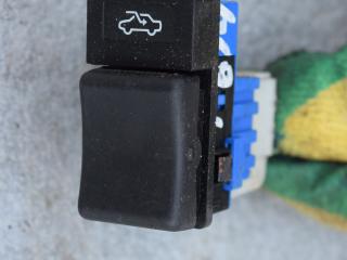 кнопка (выключатель) Volvo 850 1 поколение 1992, 2.5 л., i, бензин, МКПП, седан, передний привод, 6849406